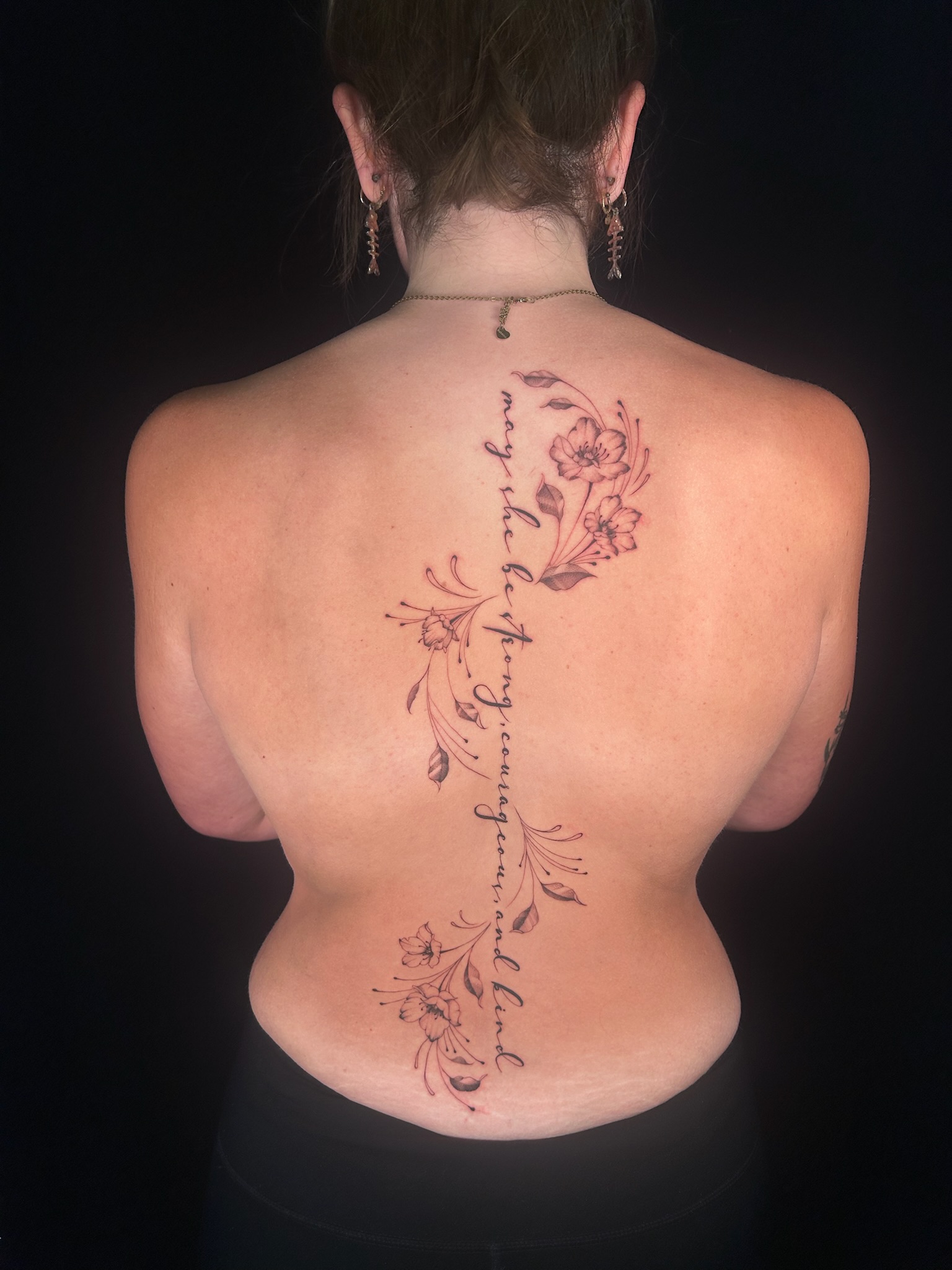 bg fineline script illustrative floralspine