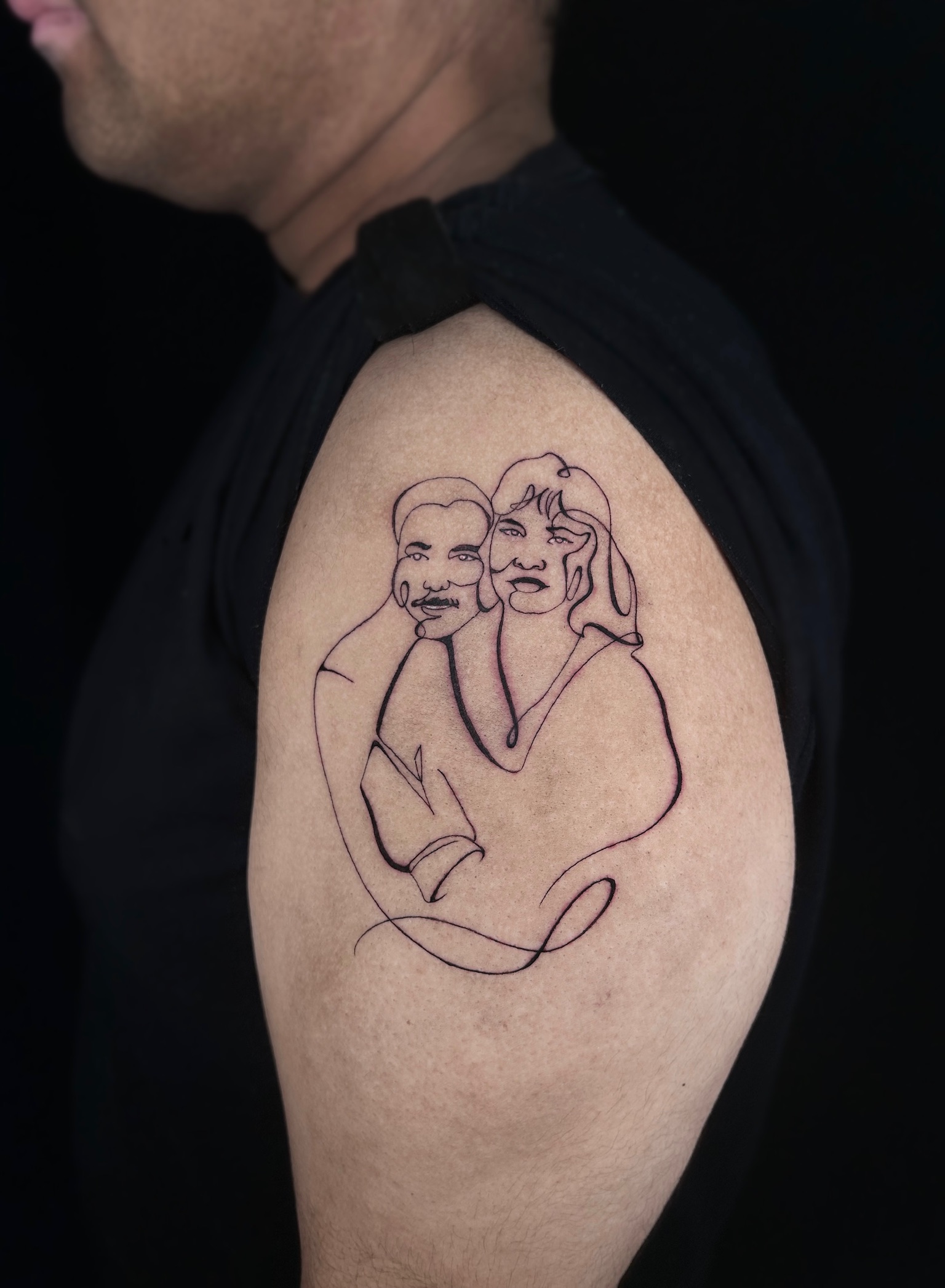 bg singleline abstract coupleportrait